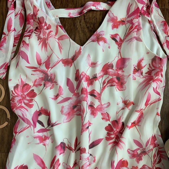 Silver Bloom pink and white dress - Picture 9 of 10